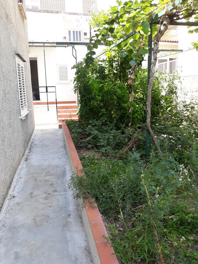 Studio Apartment Garden ドゥブロブニク エクステリア 写真
